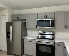 933 Ponderosa Pine Ct in Orlando, FL - Building Photo - Building Photo