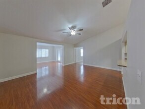3613 Maricopa Ct, Unit 1/2 in Ruskin, FL - Foto de edificio - Building Photo