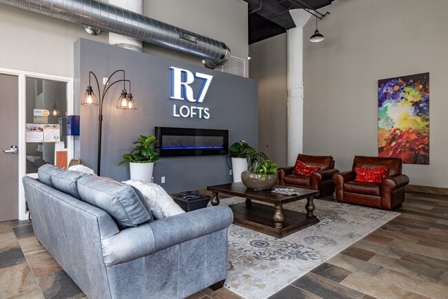 R7 Lofts in St. Paul, MN - Building Photo - Building Photo