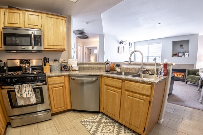 5855 Valley Dr, Unit #2118 in North Las Vegas, NV - Building Photo - Building Photo