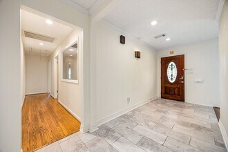 9762 Tappenbeck Dr in Houston, TX - Foto de edificio - Building Photo