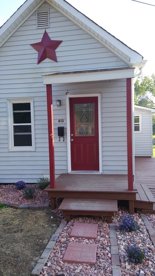 property at 613 E Water St