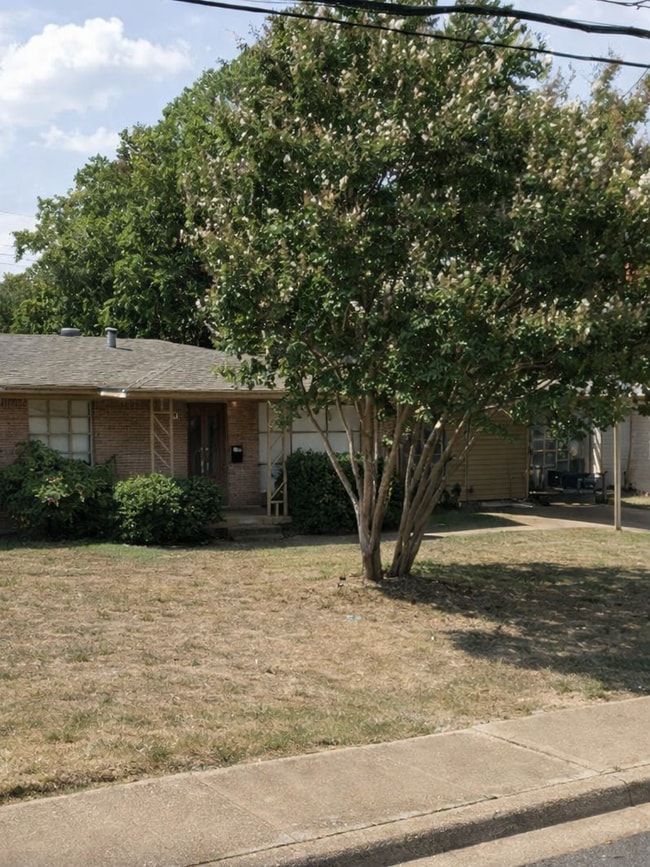 725 Irby Ln in Irving, TX - Building Photo - Building Photo