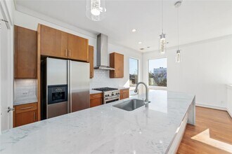 821A W 25th St in Houston, TX - Building Photo - Building Photo