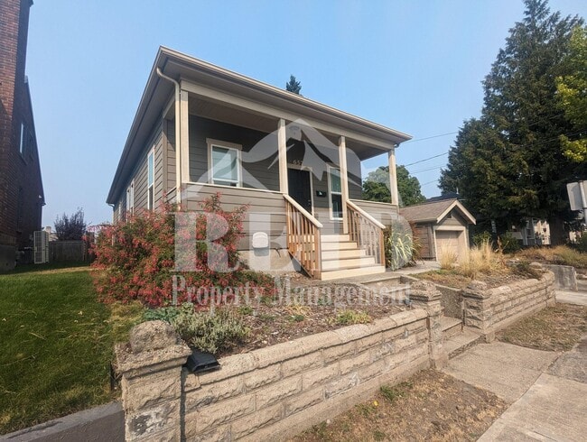 657 Highland Ave in Bremerton, WA - Building Photo - Building Photo