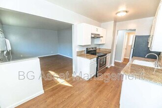 1938 Ethan Way in Sacramento, CA - Building Photo - Building Photo