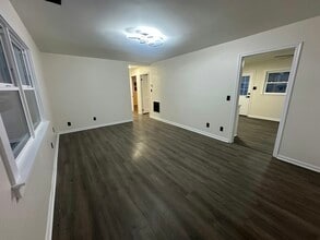 6128 Red Bank Rd in Cincinnati, OH - Building Photo - Building Photo