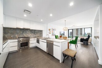 320 Adolphus Ave in Cliffside Park, NJ - Building Photo - Building Photo