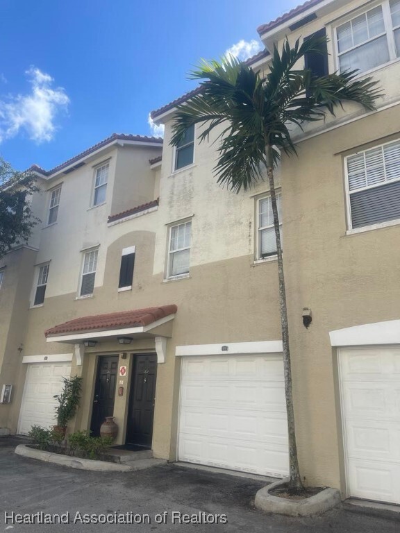 5800 W Sample Rd in Coral Springs, FL - Building Photo - Building Photo