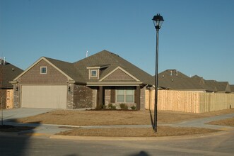 4526 W Croft Dr in Fayetteville, AR - Building Photo - Building Photo