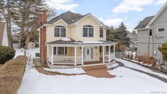 234 S Pershing Ave in Bethpage, NY - Building Photo