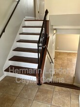 204 Elm Grove Ave in Hazelwood, MO - Foto de edificio - Building Photo