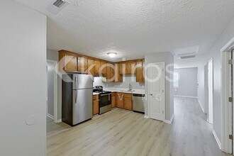 305 Deer Park Dr in Athens, GA - Building Photo - Building Photo