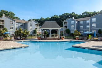 Windsor Landing Apartments in Matthews, NC - Foto de edificio - Building Photo