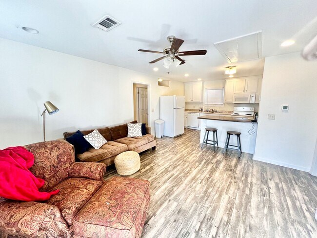 302 Corman Ave in Troy, AL - Building Photo - Building Photo