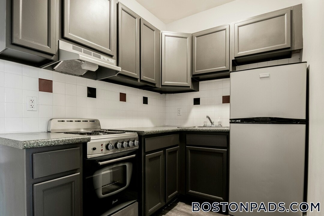 50 Franklin St in Worcester, MA - Building Photo