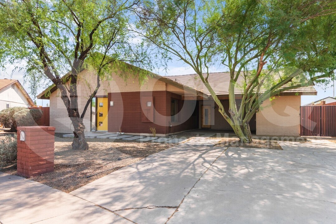 3907 S Farmer Ave in Tempe, AZ - Building Photo