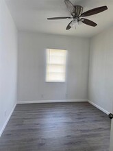 827 W Walker St in Denison, TX - Building Photo - Building Photo