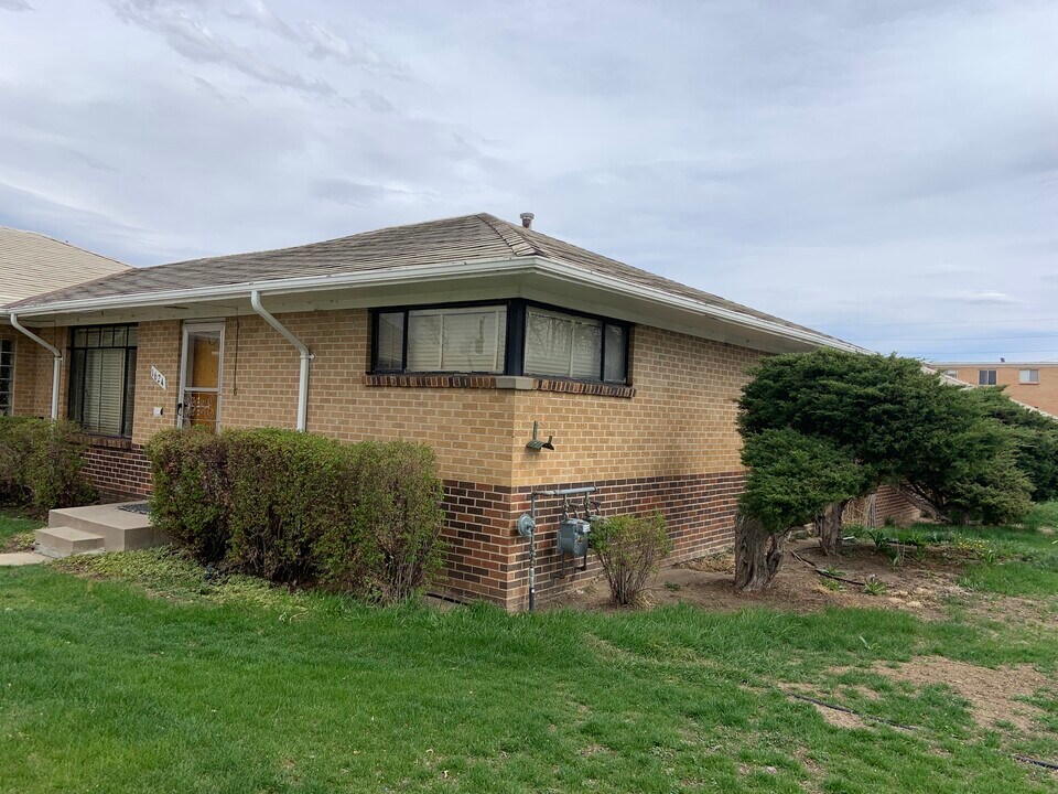 1624 Akron St, Unit 1624 Duplex in Aurora, CO - Building Photo