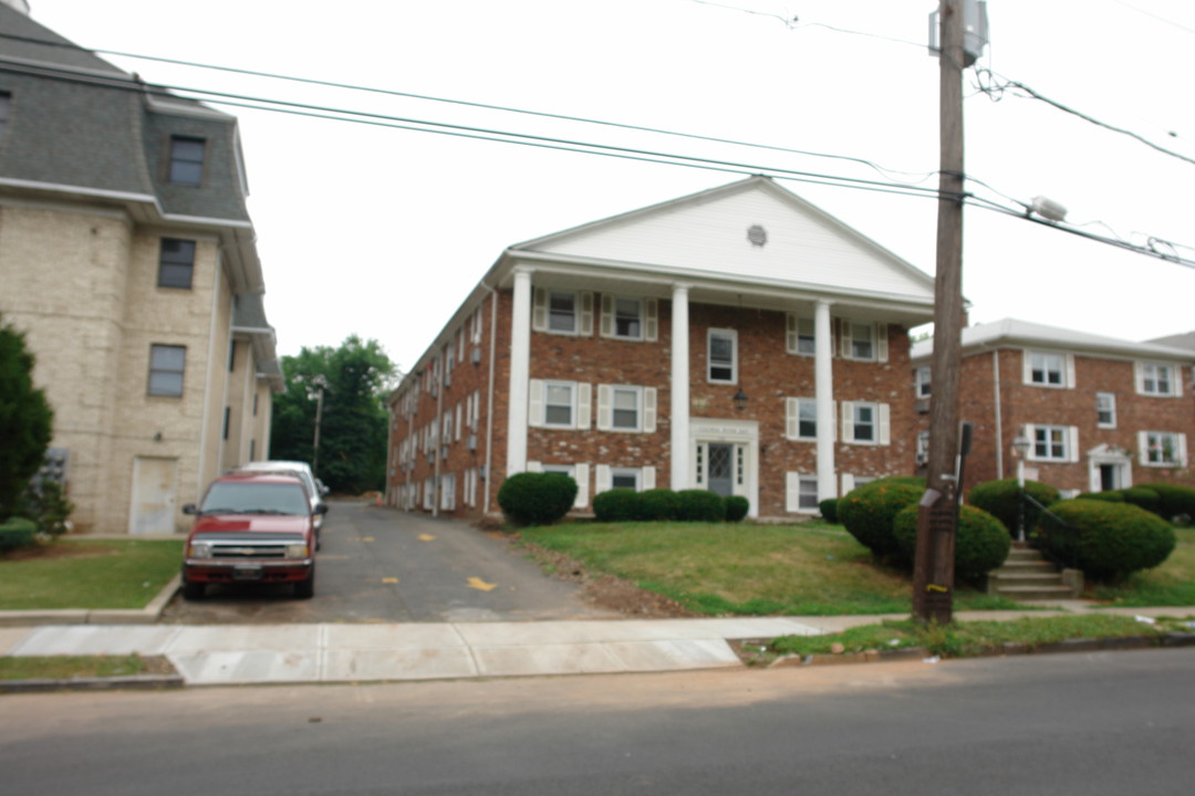 132 Westfield Ave in Elizabeth, NJ - Building Photo