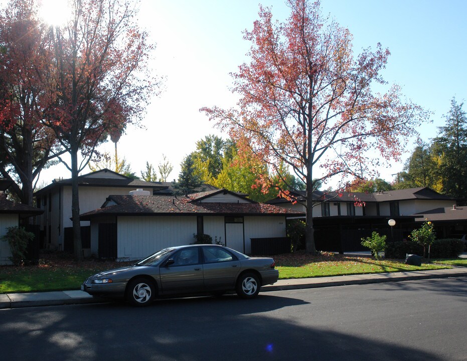 1959 Desert Cir in Walnut Creek, CA - Foto de edificio