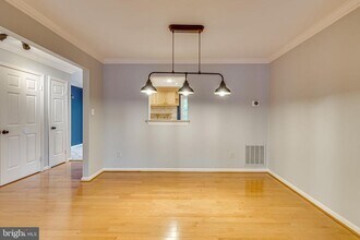 8061 Sky Blue Dr in Alexandria, VA - Building Photo - Building Photo