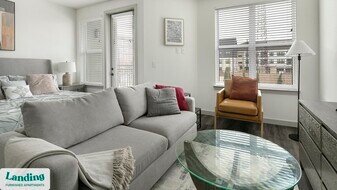 91 Jensen Dr in Houston, TX - Building Photo