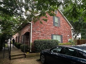 1919 S 7th St in Waco, TX - Building Photo