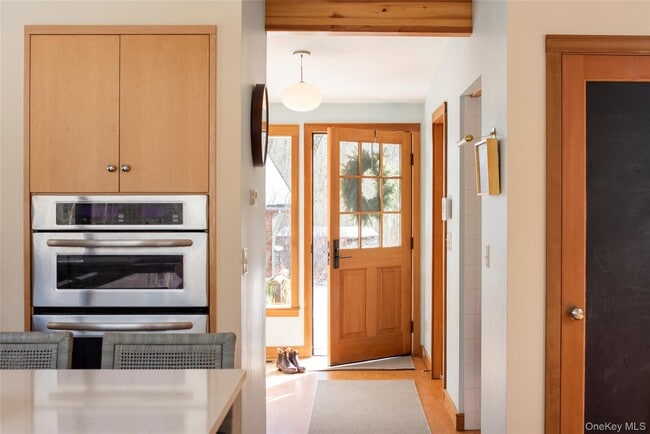 195 Vlei Rd in Rhinebeck, NY - Building Photo - Building Photo