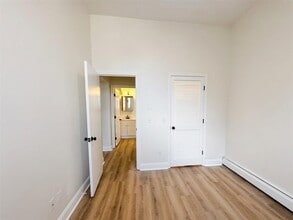 366 Main St in Warren, RI - Building Photo - Building Photo