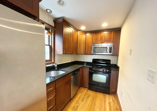 241 W 3rd St, Unit 2 in Boston, MA - Building Photo - Building Photo