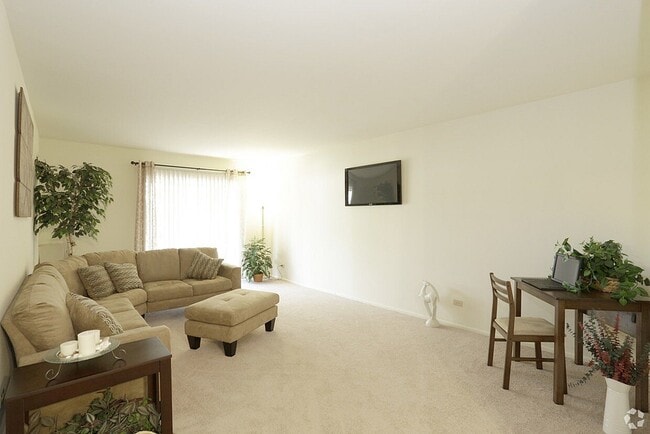 ReNew Lake Arlington in Wheeling, IL - Foto de edificio - Building Photo