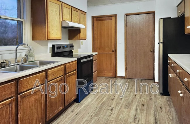 property at 1345 Arkwright St N