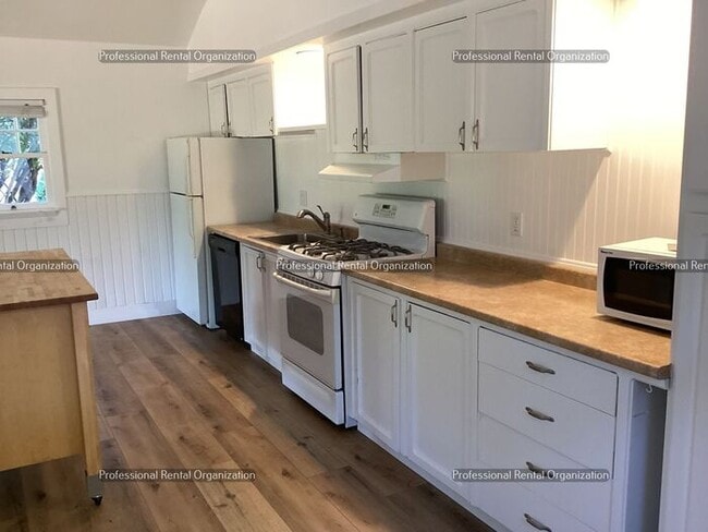 29955 River Rd in Cloverdale, CA - Building Photo - Building Photo