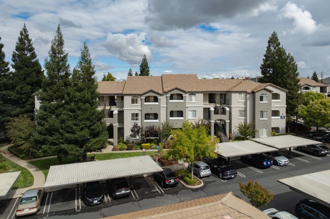 PINNACLE AT GALLERIA in Roseville, CA - Building Photo - Building Photo