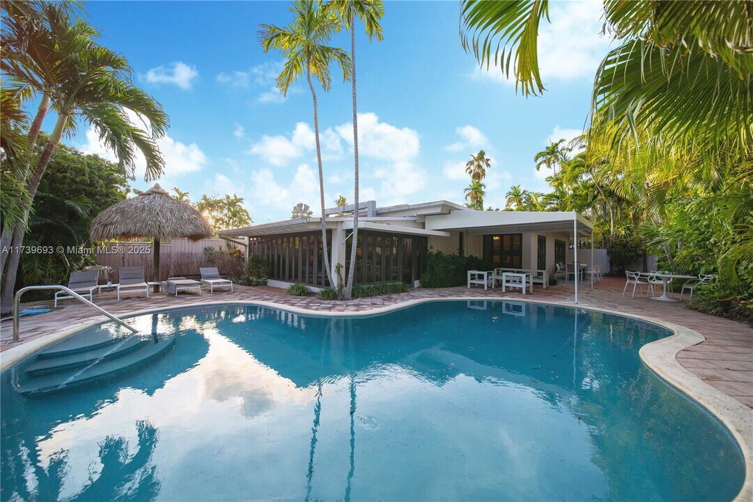 1840 Cleveland Rd in Miami Beach, FL - Building Photo