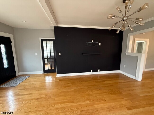 28 Sabina St in Little Ferry, NJ - Building Photo - Building Photo