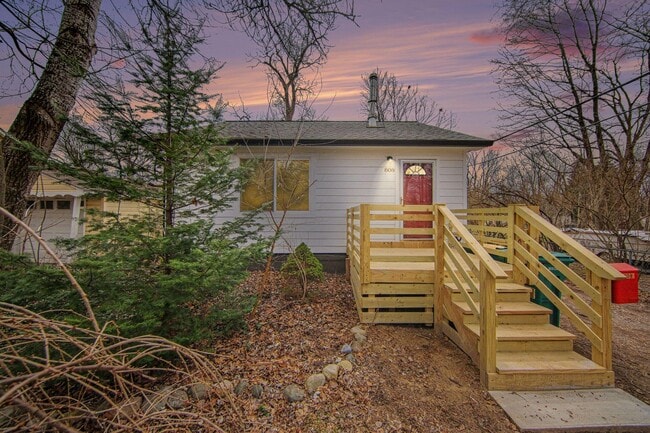 property at 808 E Cross St