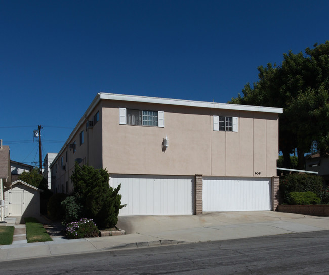 639 E Tujunga Ave in Burbank, CA - Building Photo - Building Photo