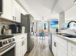 1666 Cornell Dr in Hoffman Estates, IL - Building Photo - Building Photo