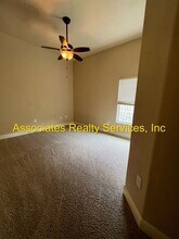3621 SW 74th Dr in Gainesville, FL - Foto de edificio - Building Photo