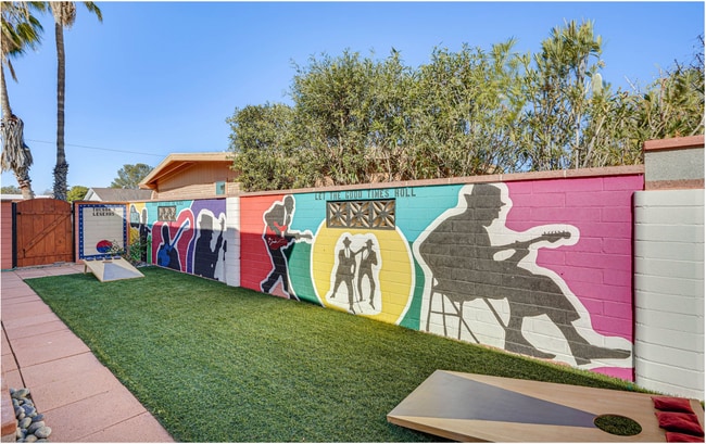 property at 2217 S Oak Park Dr