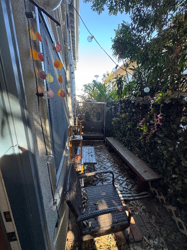 property at 4862 Santa Cruz Ave