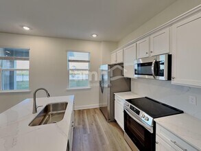 5952 Sycamore Pl St in St. Cloud, FL - Foto de edificio - Building Photo