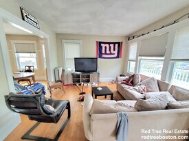 217 Boston Ave, Unit 2 in Medford, MA - Building Photo