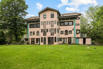 Libertyville Rd Apartments in New Paltz, NY - Foto de edificio - Primary Photo