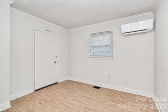 1728 Lombardy Cir in Charlotte, NC - Building Photo - Building Photo