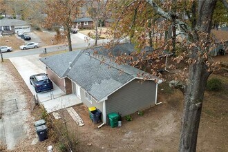679 Winchester Ln in Norcross, GA - Building Photo - Building Photo