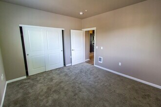 4245 Hawthorne Ave NE in Salem, OR - Foto de edificio - Building Photo