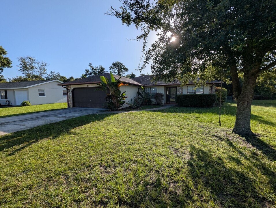 741 Medina Ave in St. Augustine, FL - Building Photo
